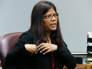 María Varona, esposa de Ricardo Varona, dijo a los jurados este jueves que ahora tiene que viajar a Colorado para comprar marihuana comestible y píldoras para la prevención del cáncer.