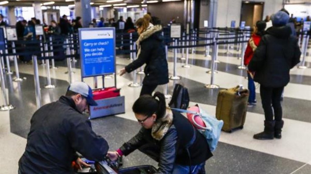  Millones de estadounidenses viajan por Navidad pese al covid-19 