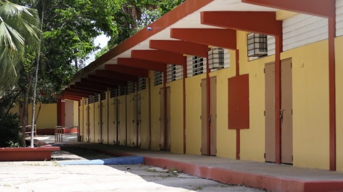 Reportan fuga de gas en plantel escolar de Juana Díaz