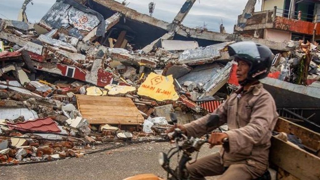  Aumenta a 73 el n&uacute;mero de fallecidos en el terremoto de Indonesia 