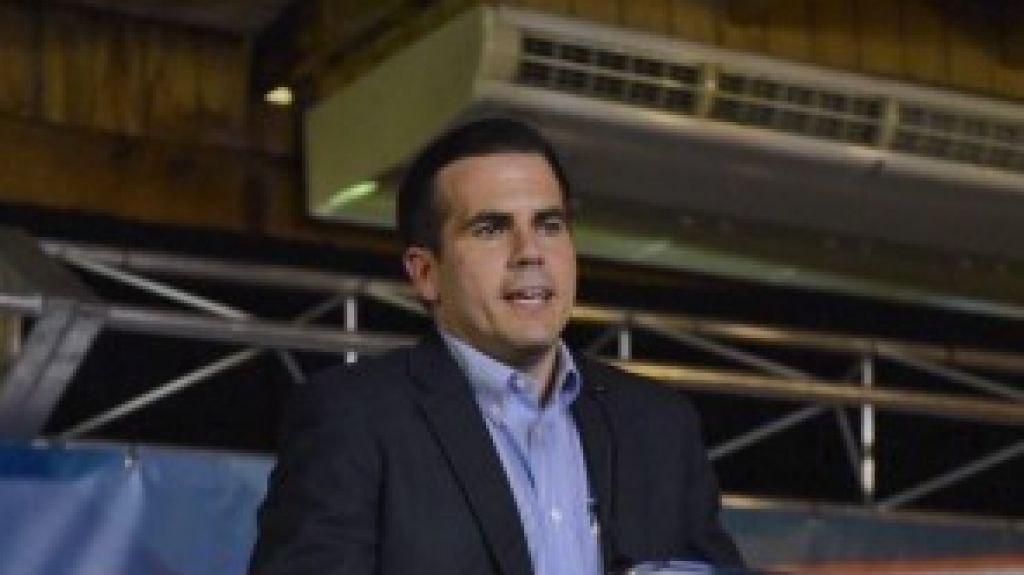  Gobierno presenta presupuesto a la vez que denuncia alegado entrampamiento de JCF 