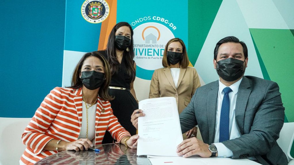  Vivienda firma acuerdos de subrecipientes para otorgar fondos CDBG-DR 