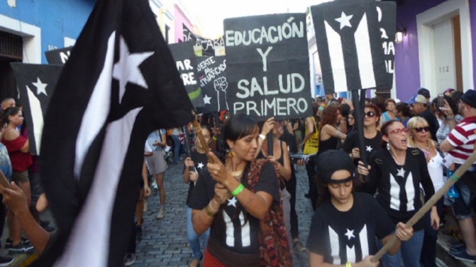 Fotos: Protestan contra la ley Promesa en Fiestas de la calle San SebastiÃ¡n