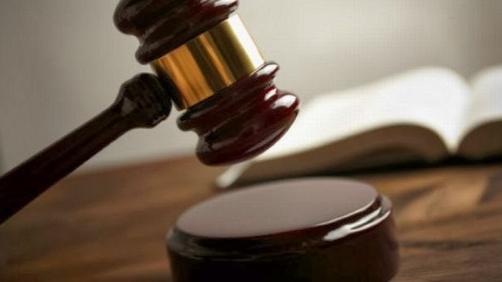  Acusado en ausencia por no entregar gabinetes por los que cobr&oacute; un dinero en Guaynabo 