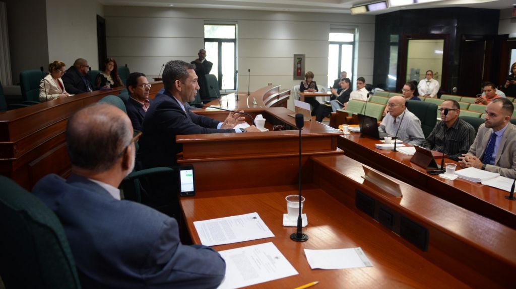 Ciudadanos exponen en vista pÃºblica sobre imposiciÃ³n  de multas excesivas por AutoExpreso