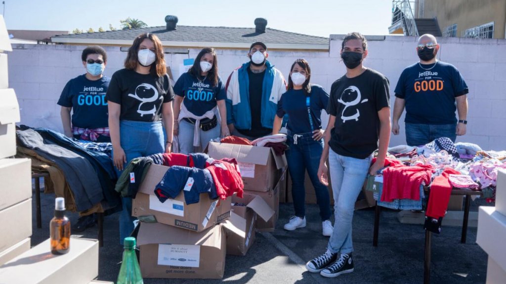  Fundaci&oacute;n Ricky Martin recibe una donaci&oacute;n de 150 mil piezas de ropa por parte de Old Navy para campa&ntilde;a #Together2020 