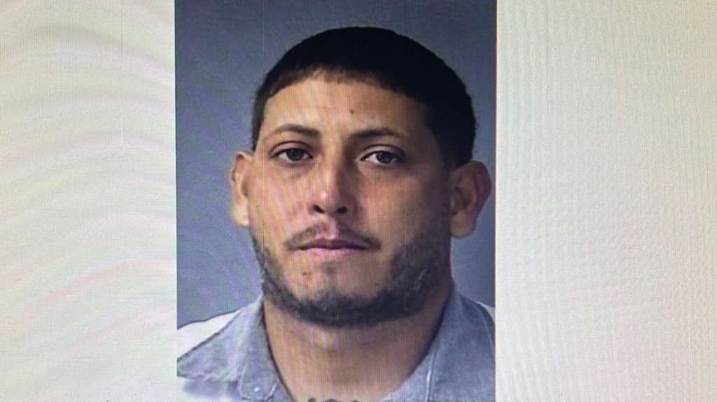  Sujeto de Orocovis acusado de “Tumbarse” $3,000 y 5 llaves de vehículos 