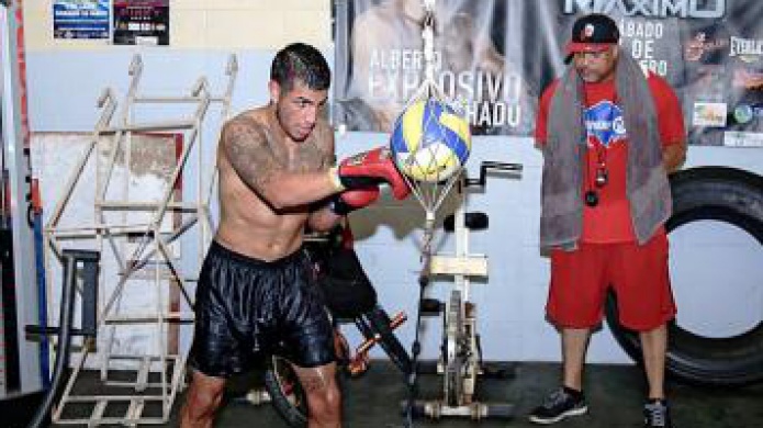Invicto barranquiteÃ±o Emanuel "Pinky" ColÃ³n verÃ¡ acciÃ³n este sÃ¡bado en ComerÃ­o