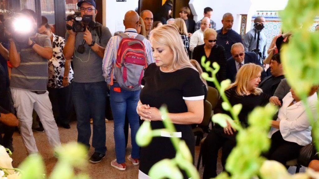  Gobernadora decreta un d&iacute;a de duelo por el fallecimiento de Walter Mercado 