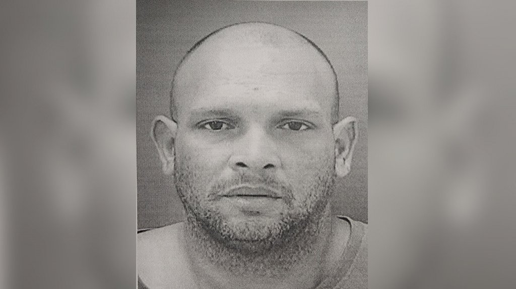  Radican cargos por violencia de género contra individuo en San Juan 