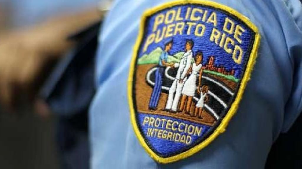  Mujer fue a buscar su carro estacionado en Santurce y encontr&oacute; un hombre durmiendo dentro 