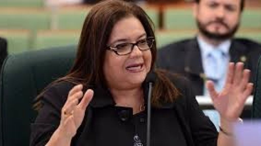  Investigaci&oacute;n refleja directora escolar ocult&oacute; ausencias de una maestra por 3 meses 