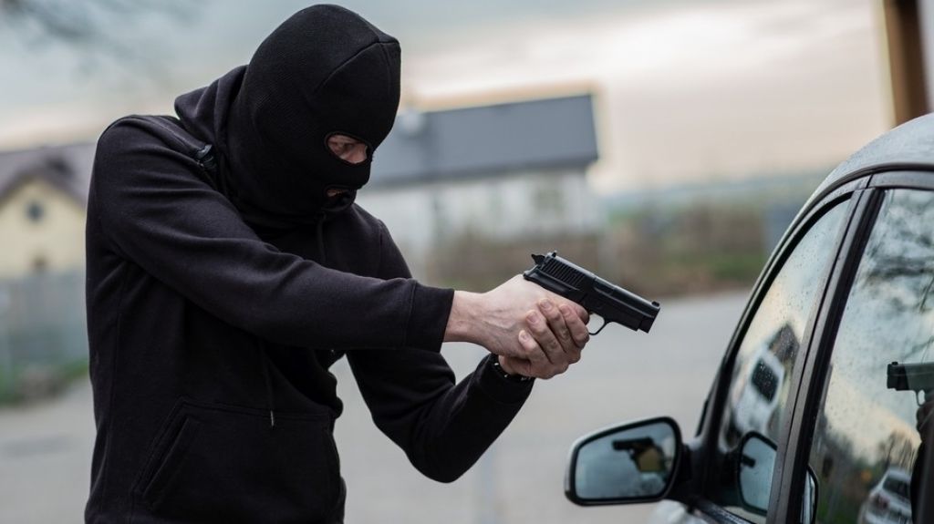  Carjacking en Bayam&oacute;n 