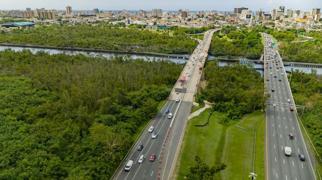 Completar&aacute;n segunda fase de la rehabilitaci&oacute;n del puente sobre el Ca&ntilde;o Mart&iacute;n Pe&ntilde;a 