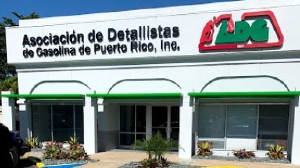  Presidente de la Asociaci&oacute;n de Detallistas de Gasolina anticipa que bajar&aacute; precio de la regular a por lo menos cincuenta centavos por litro 