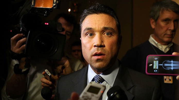 Video: Congresista amenaza a un reportero con "tirarlo por el balcÃ³n" del Capitolio