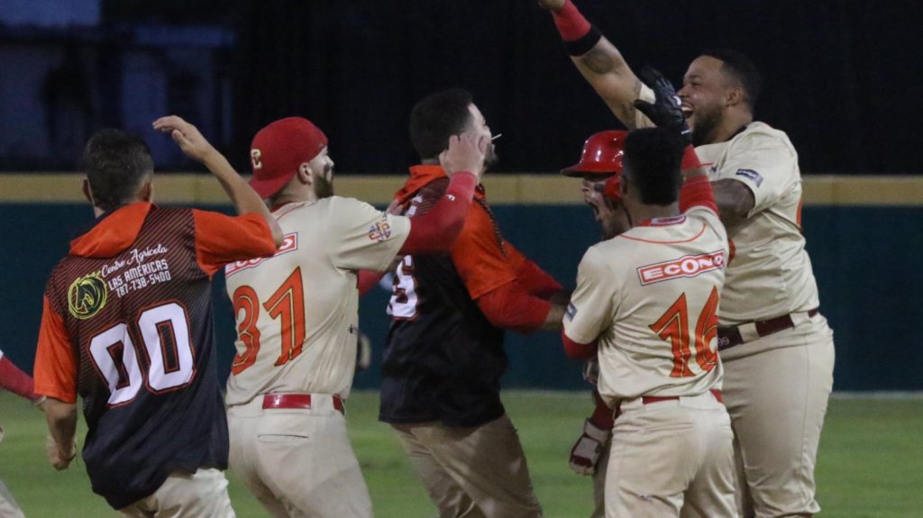  Cayey avanza a la semifinal 
