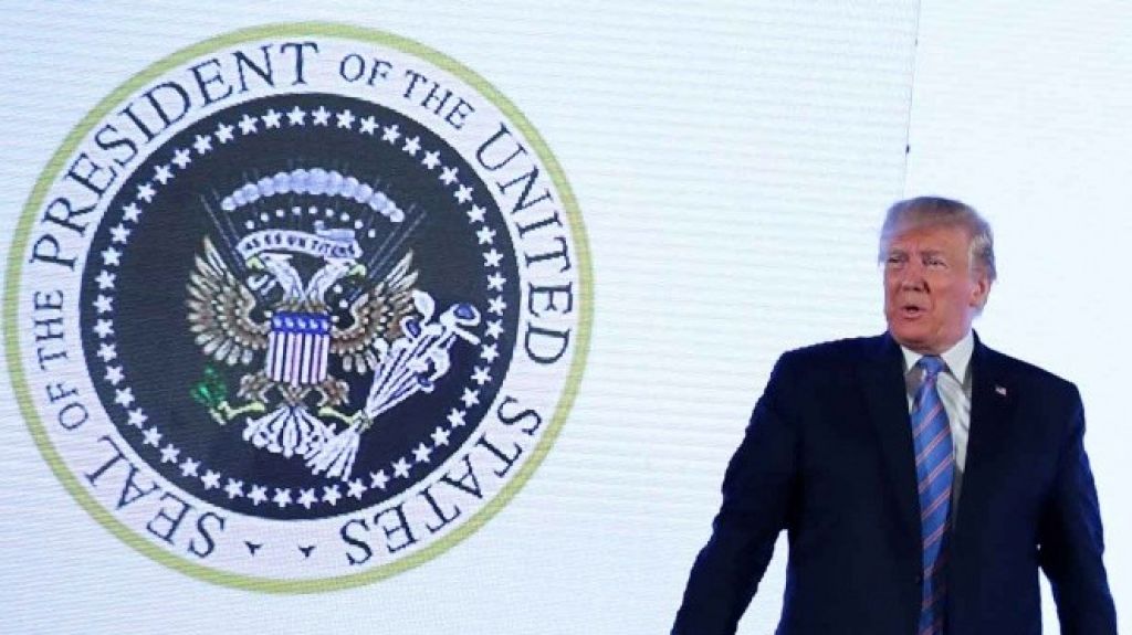  Despiden a dise&ntilde;ador que "saboteo" evento de Trump 