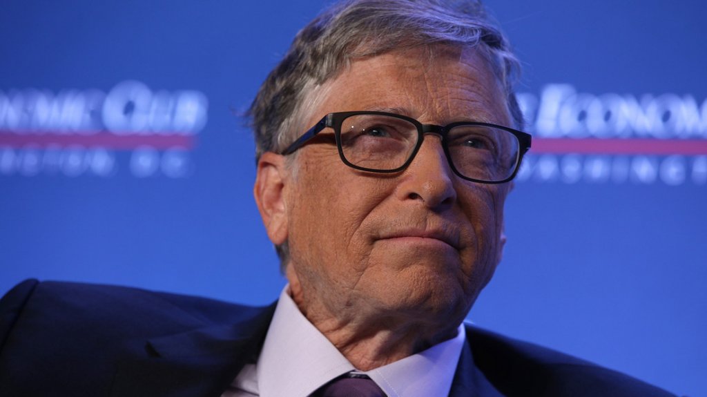  El multimillionario Bill Gates cree que los bares y restaurantes deber&iacute;an estar cerrados otro medio a&ntilde;o y que EE.UU. volver&aacute; a la normalidad en 2022 