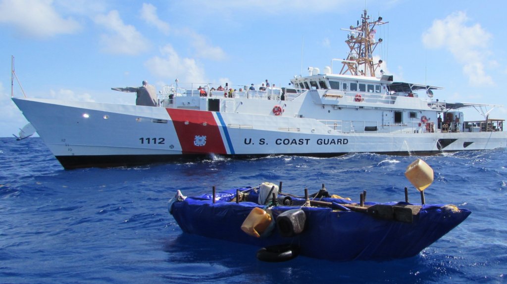  Los guardacostas repatr&iacute;an a 59 cubanos interceptados en los Cayos de Florida 