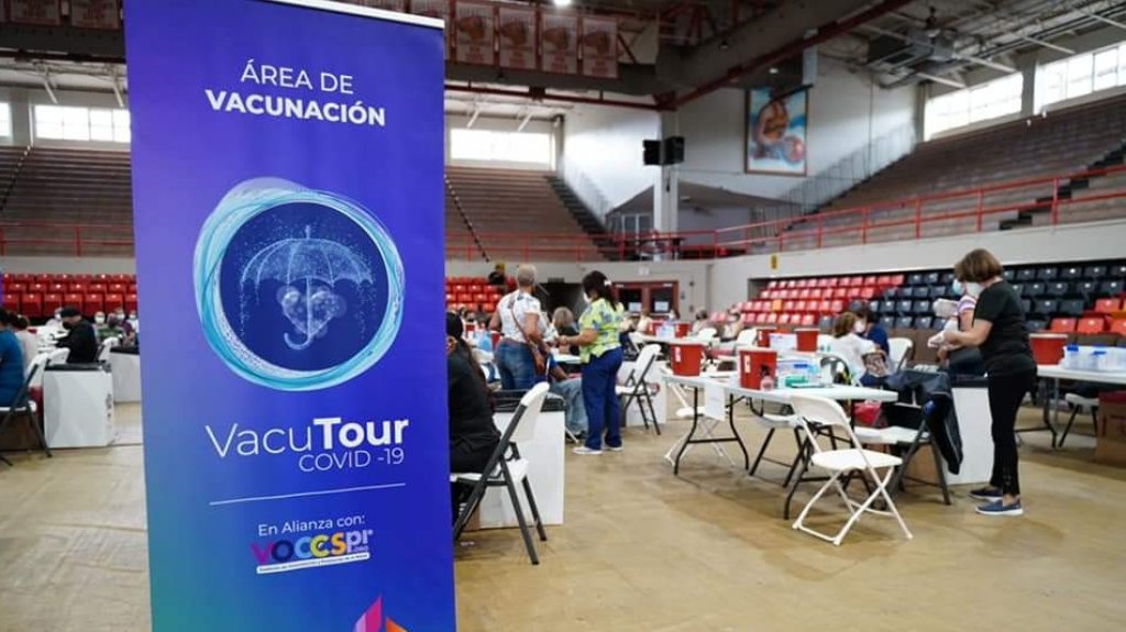  Cientos de adultos mayores y personas con síndrome de Down reciben la segunda dosis de la vacuna contra el Covid-19 