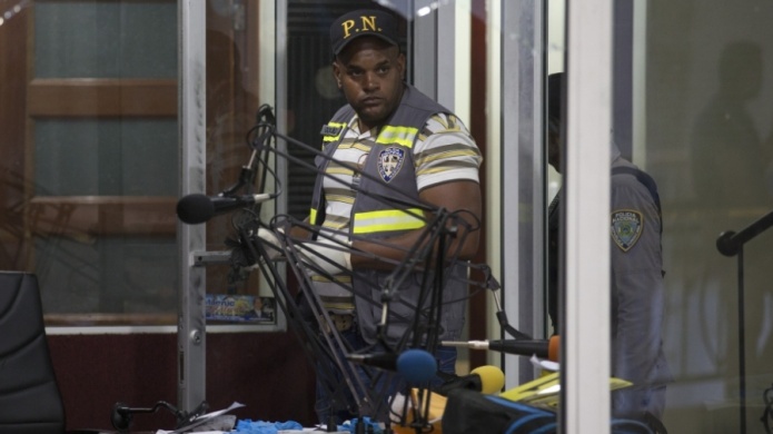 Video:  Momento que dos locutores son asesinados en emisora de Republica Dominicana 