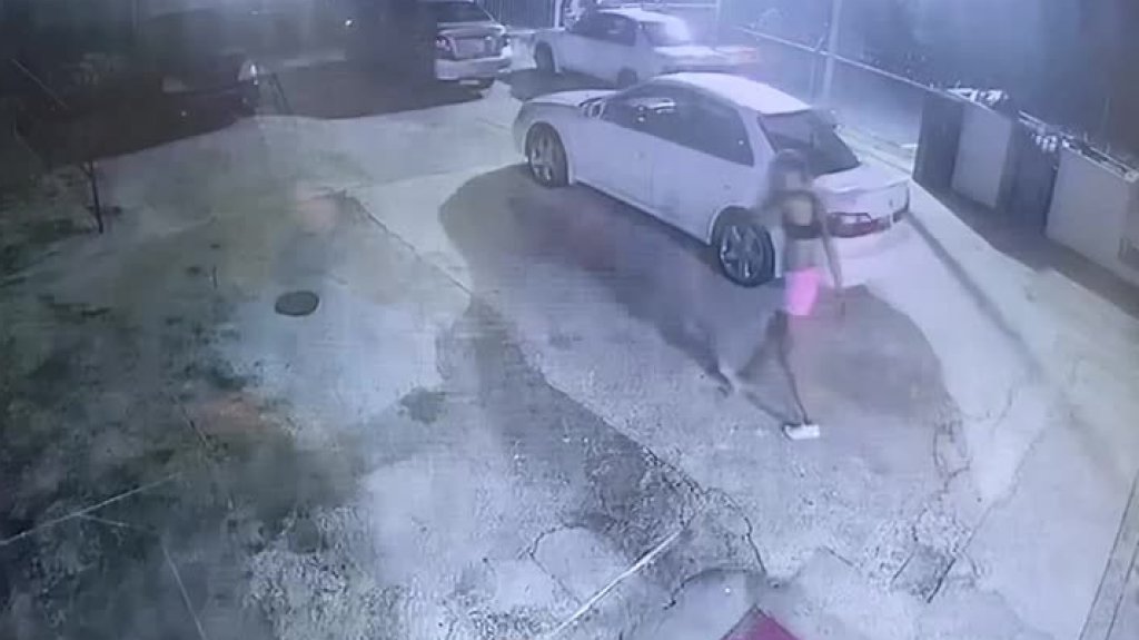  Polic&iacute;a publica video de una mujer que rob&oacute; un auto en gasolinera de Vega Baja 