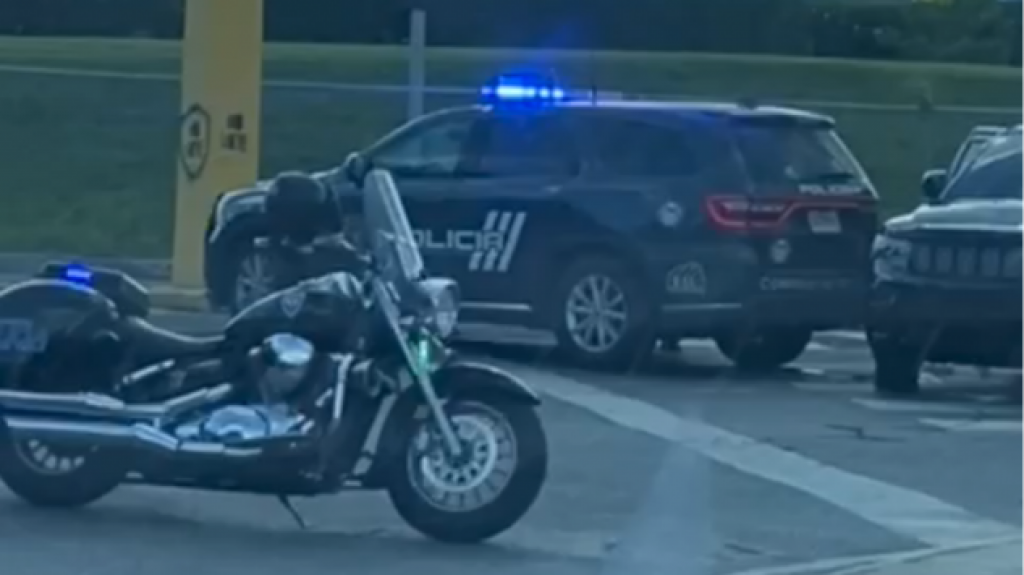  Video: Mujer choca patrulla en Sabana Grande y provoca persecuci&oacute;n hasta Yauco 