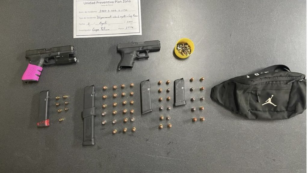  Encuentran armas y municiones durante allanamiento a veh&iacute;culo en Ponce 