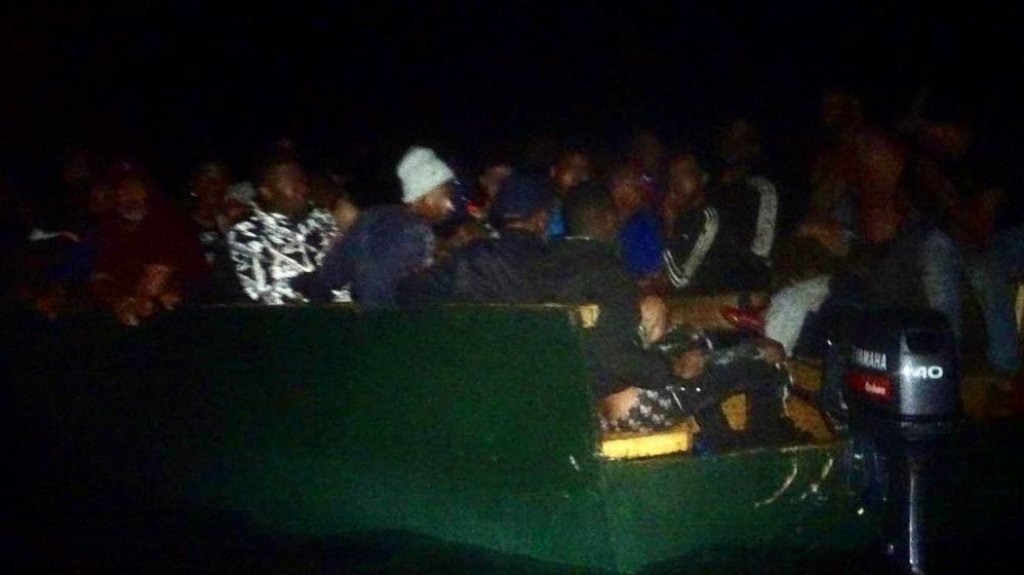  Guardia Costera repatria a 54 dominicanos y devuelve a cuatro haitianos a Rep&uacute;blica Dominicana tras la interdicci&oacute;n en el Paso de la Mona 
