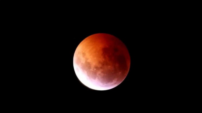 Todo lo que hay que saber sobre el eclipse de superluna del domingo y lunes