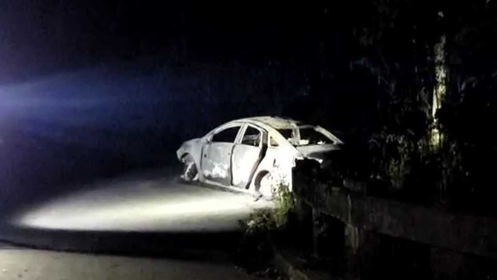  Video: A ciencias forenses para identificar, cuerpo encontrado quemado dentro de un auto en Vega Baja 