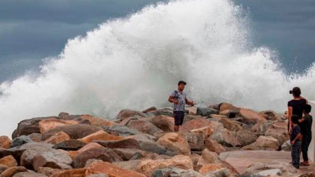  Exhortan a no visitar las playas por Marejada de los Muertos 