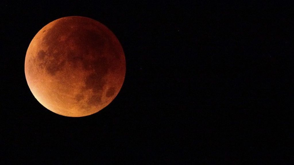  As&iacute; ser&aacute;n las 7 fases de la pr&oacute;xima "superluna azul de sangre" 