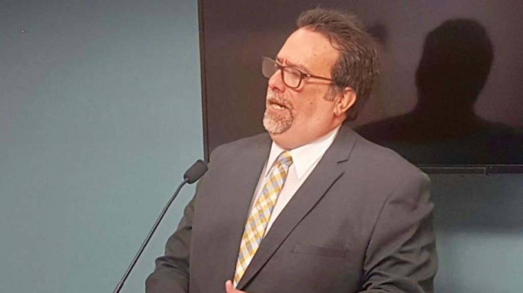  Condena Denis M&aacute;rquez el nuevo cierre de escuelas y radica medida para realizar vistas p&uacute;blicas sobre los cierres 