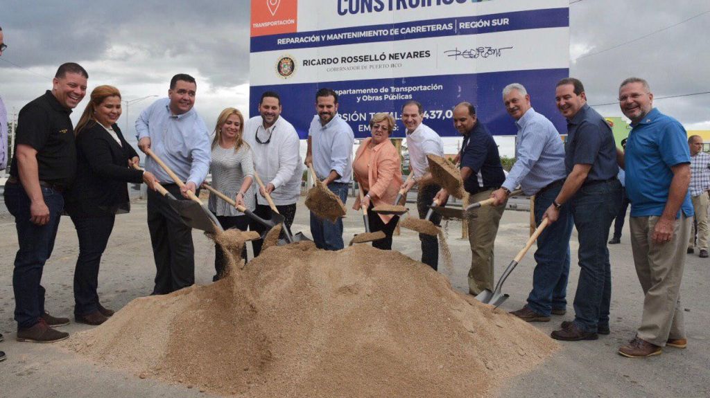  Gobernador supervisa varios proyectos en el sur 