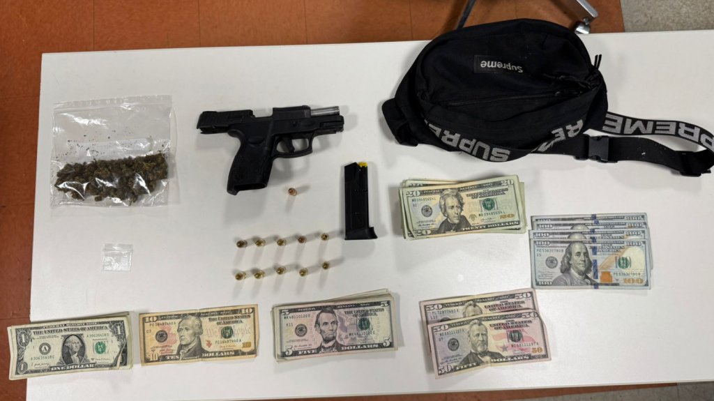  Arrestan a cuatro hombres y una mujer con arma de fuego drogas en Ponce 