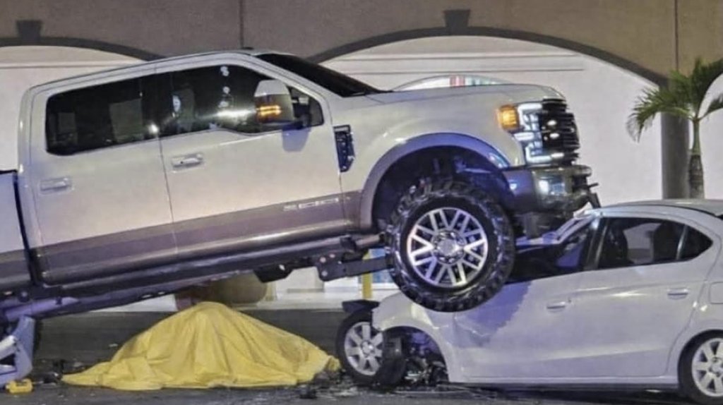  Video: Tiroteo frente a supermercado de Naguabo deja un hombre muerto 