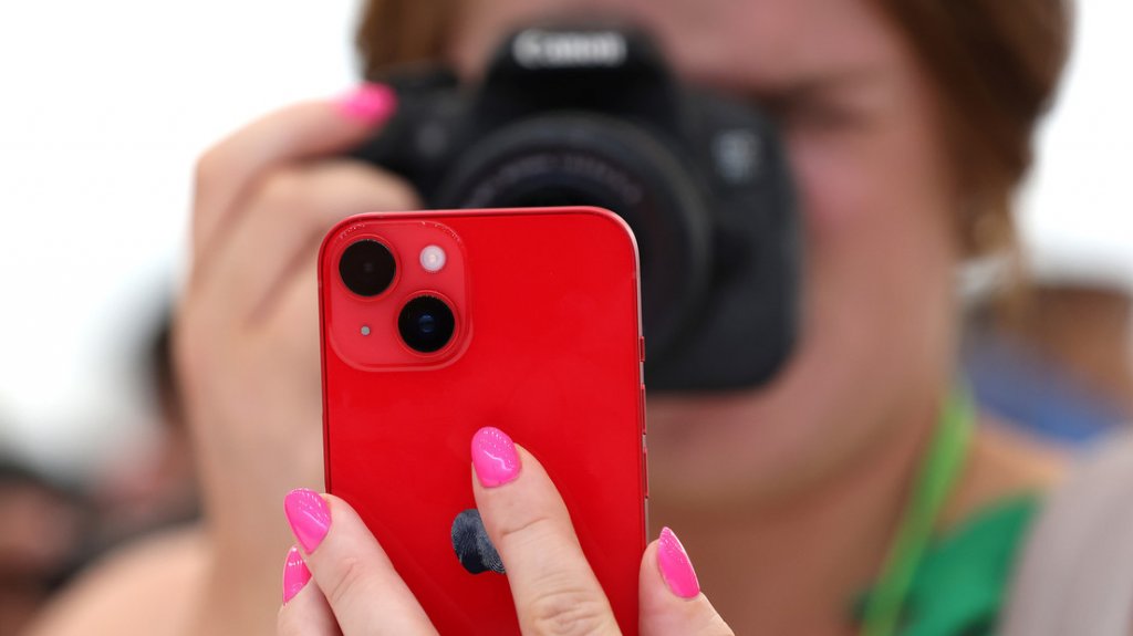  La hija de Steve Jobs se burla del nuevo iPhone 14 en redes sociales 