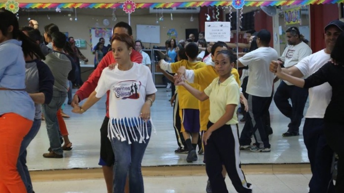 Carolina quiere dejar atrÃ¡s el huracÃ¡n MarÃ­a con clases de salsa