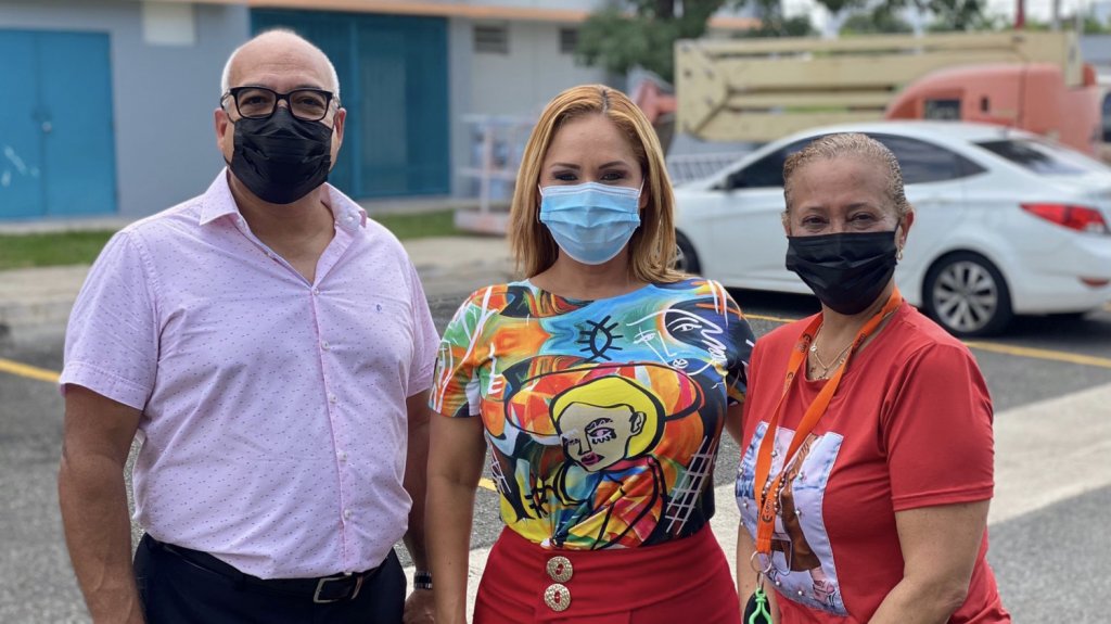  Senadora Garc&iacute;a Montes comprueba que escuelas del oeste a&uacute;n requieren reparaciones 