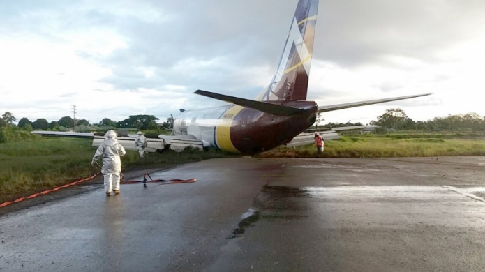 Un Boeing 737 se sale de la pista en aeropuerto de Colombia (Fotos)