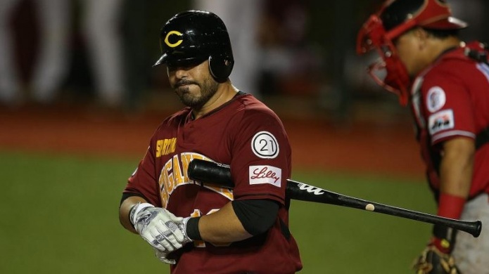 Los Gigantes nivelan la serie con victoria en casa sobre los Cangrejeros