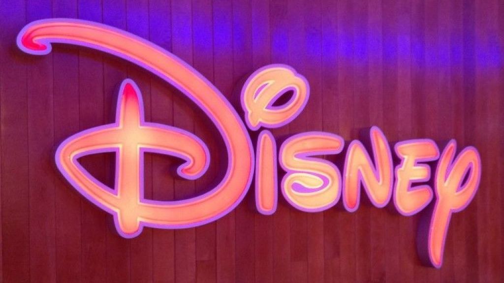  Se "tumban" trenes de tienda "Disney Store" en Plaza Las Am&eacute;ricas 