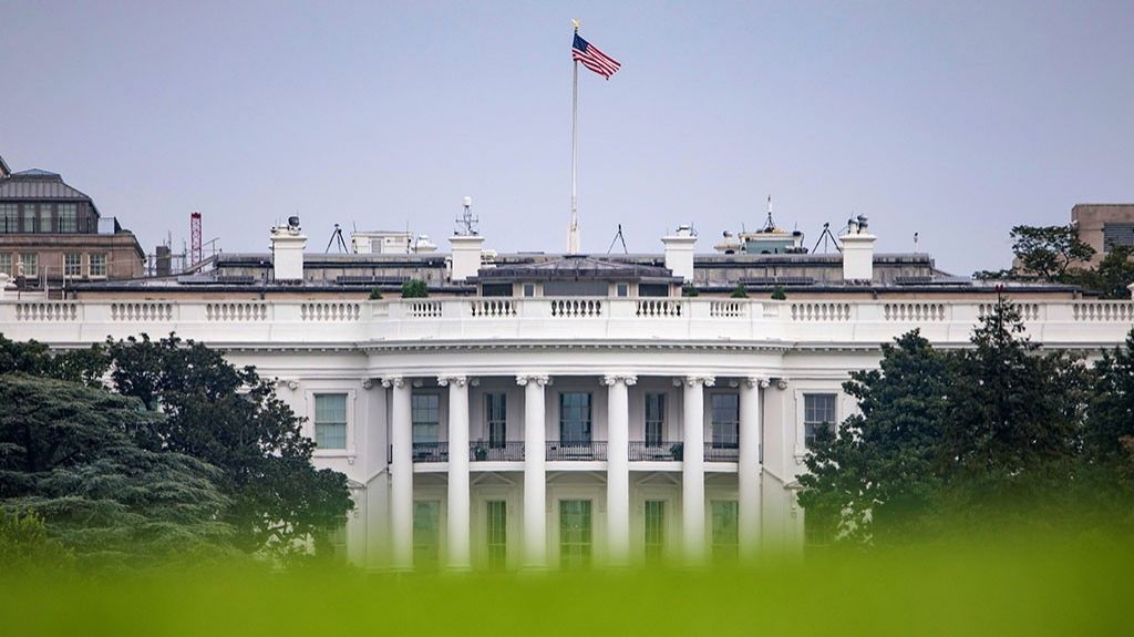  La reacci&oacute;n de la Casa Blanca a la muerte de McCain sigue dando que hablar 