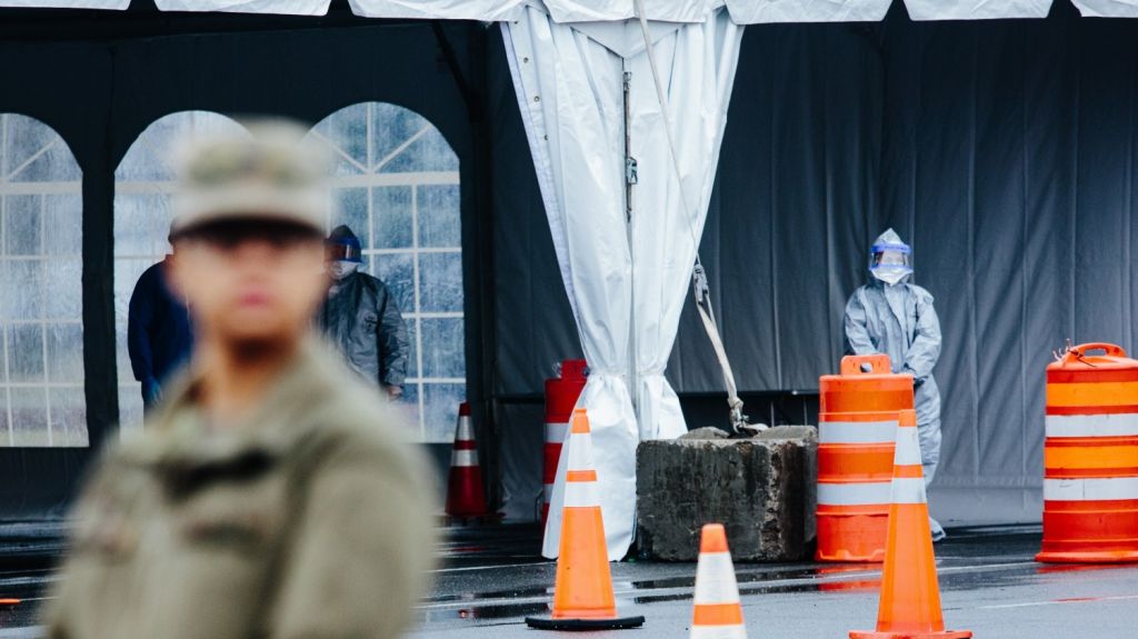  El estado de Nueva York abre el primer laboratorio m&oacute;vil para coronavirus 