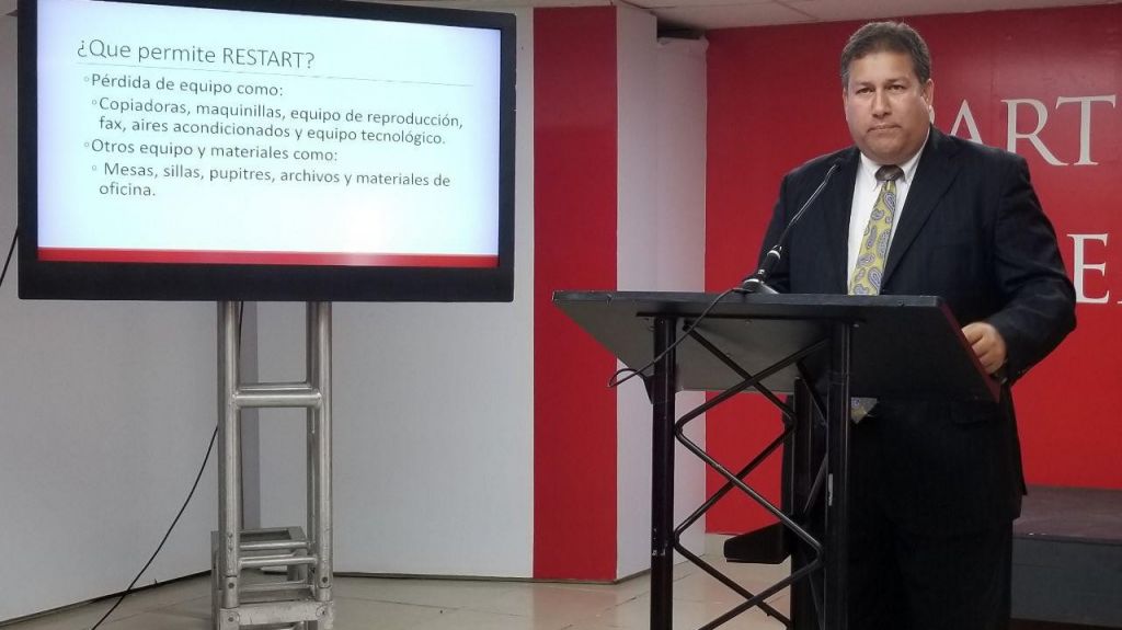  Cirilo Tirado alega que secretaria de Educaci&oacute;n obliga a directores a dar informaci&oacute;n falsa sobre planteles para recibir fondos federales 