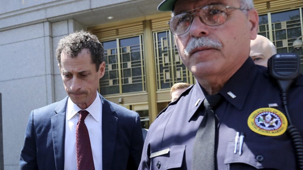  Sale de prisi&oacute;n el excongresista Weiner, condenado por enviar mensajes obscenos a menor de edad 