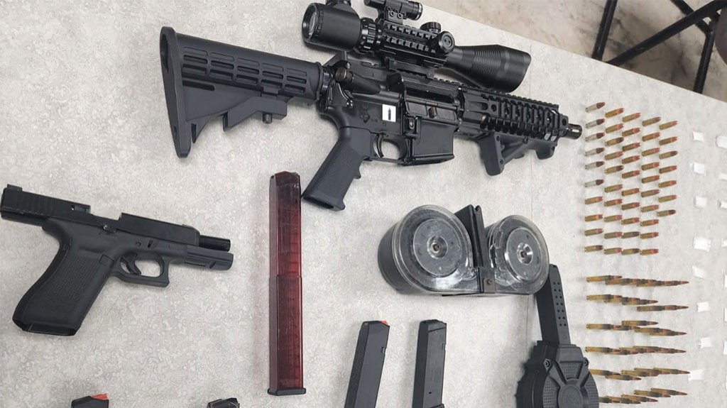  Un arrestado, un rifle y gran cantidad de municiones y drogas incautadas deja allanamiento en Morovis 