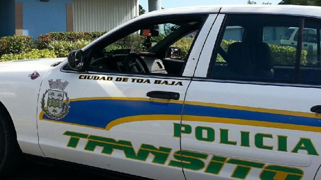  Hurtan motora ocupada por la Polic&iacute;a Municipal de Toa Baja, en pleno cuartel 